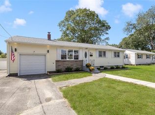 48 Wellington Ave, Warwick, RI 02886