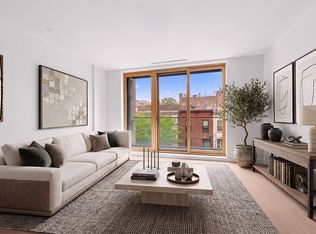 19 N Henry St #3F, Brooklyn, NY 11222