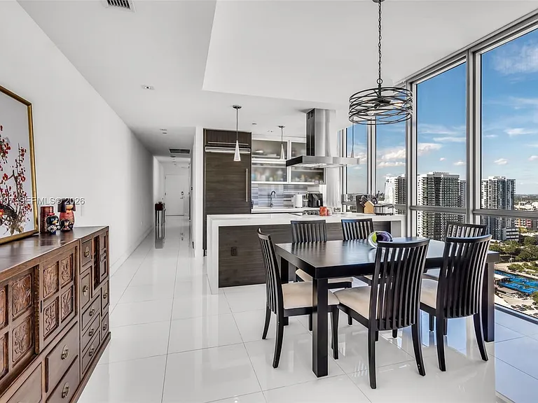 1100 Biscayne Blvd #2907 — Photo 11
