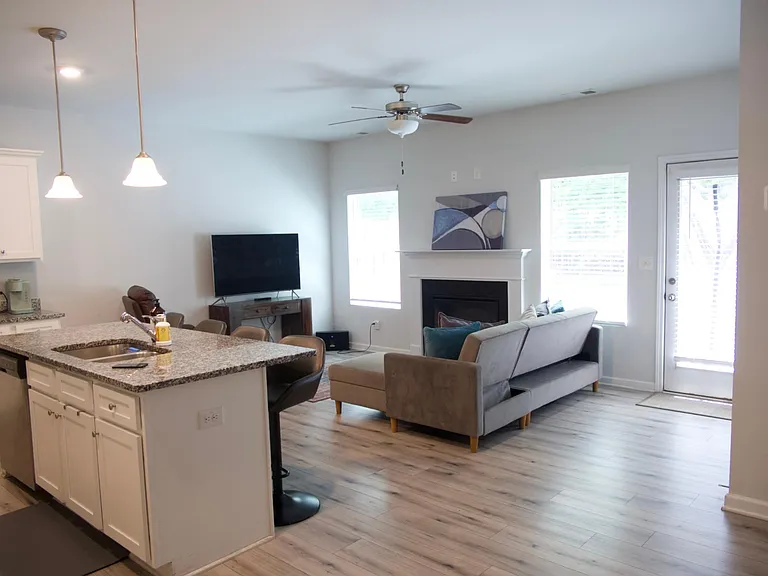 3717 Abbey Way — Photo 5
