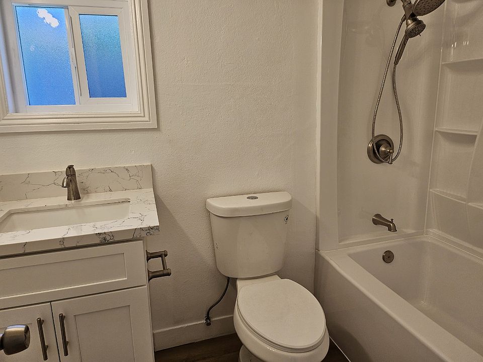 2nd image of 12443 Clinton St