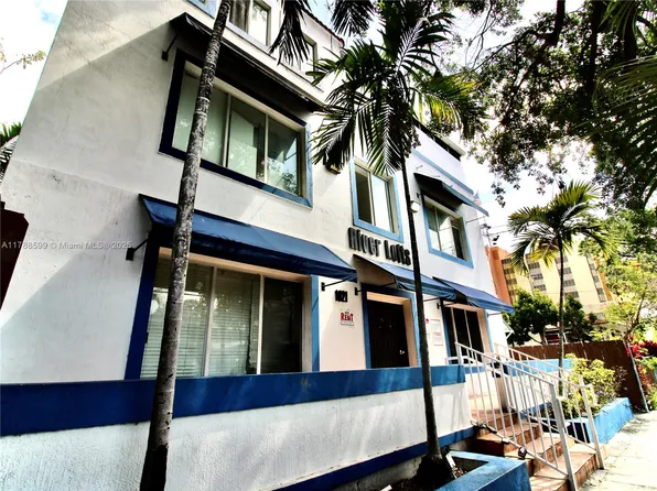 1021 NW 3rd St APT 201, Miami, FL 33128