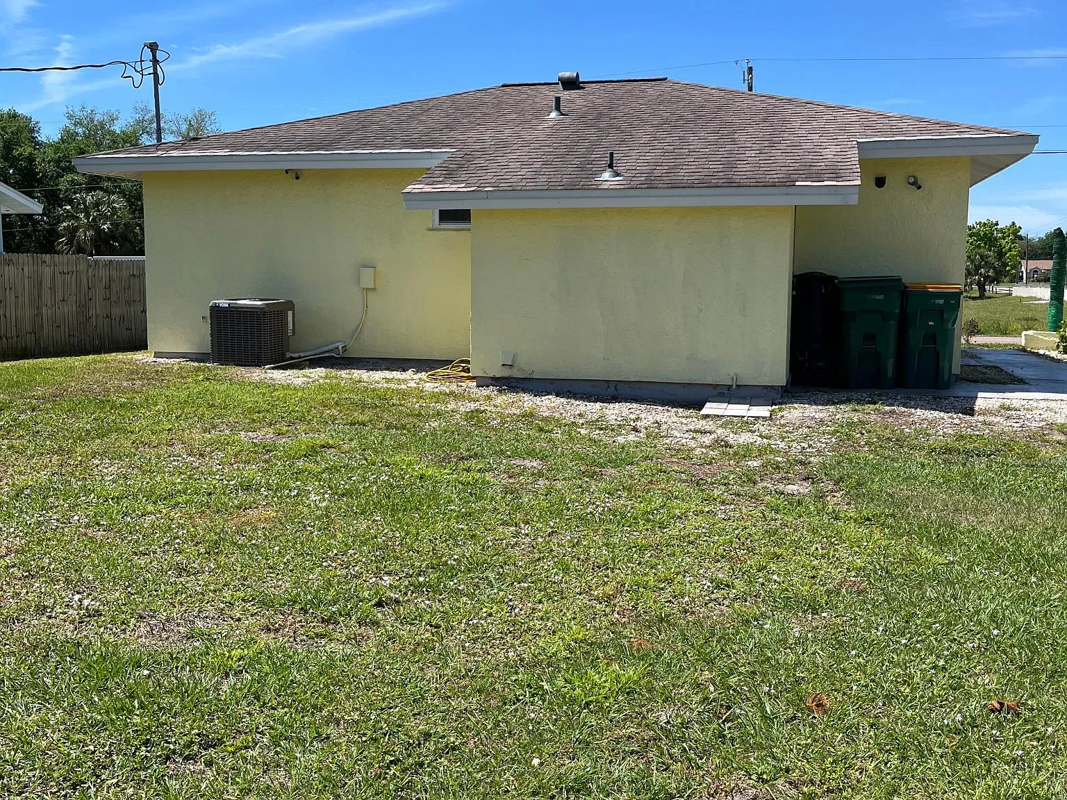 2 BR 1.5 BA Fully Furnished Rental — Photo 2