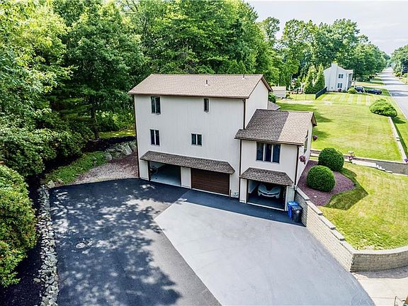 4th image of 117 Derbyshire Dr