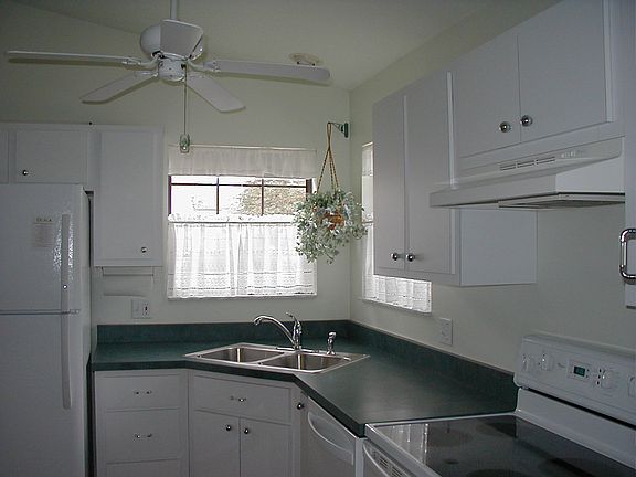 2nd image of 2211 NE 40th Ave