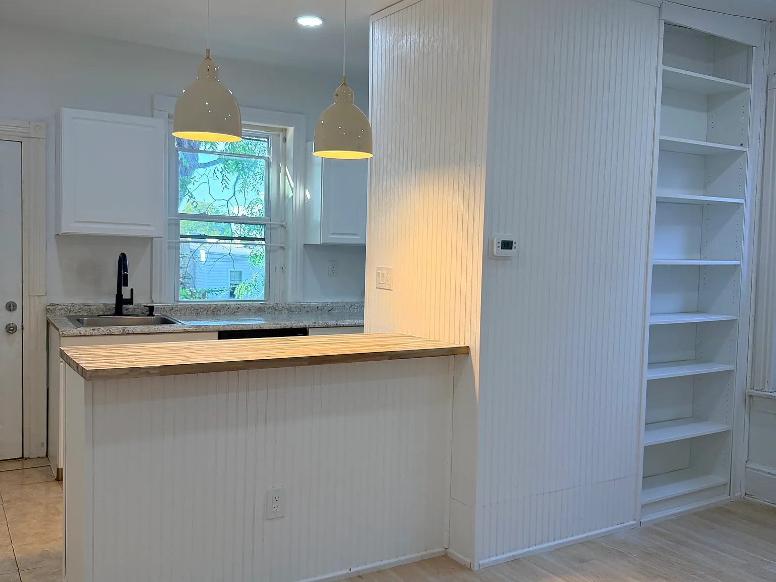 3 bed, 1040 sqft, $1,625 — Photo 2
