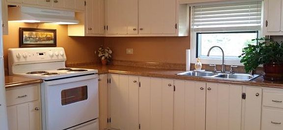 3rd image of 110 Crestwood Ln