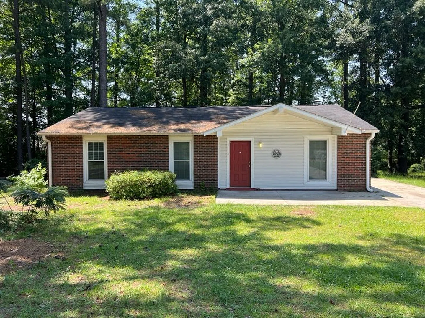 Cozy 3 Bedroom, 1.5 Bath Home in Brynn Marr — Photo 1