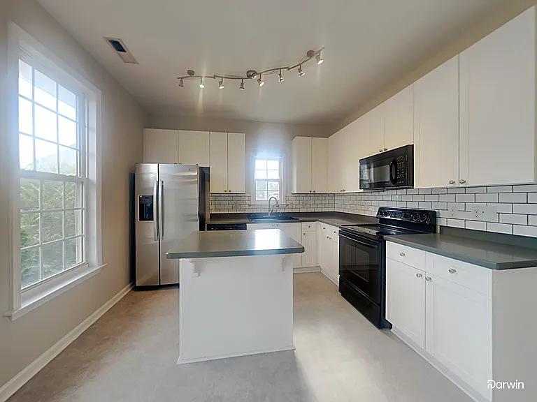 220 McCarthy Dr — Photo 4