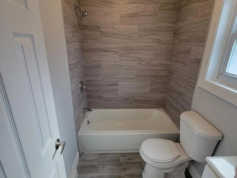125 William St #2 — Photo 7