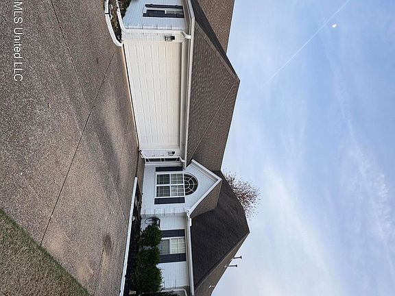 2nd image of 2927 Glennbury Ln