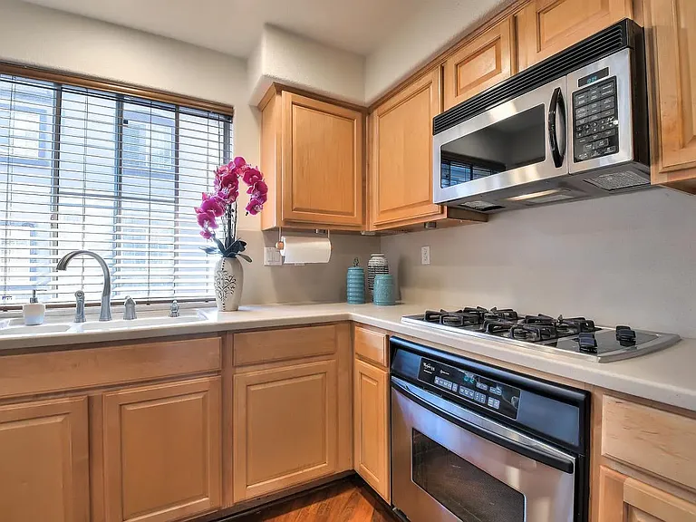 3271 Shiraz Pl — Photo 26