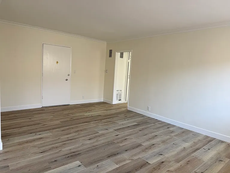1030 N Edinburgh Ave #6 — Photo 7