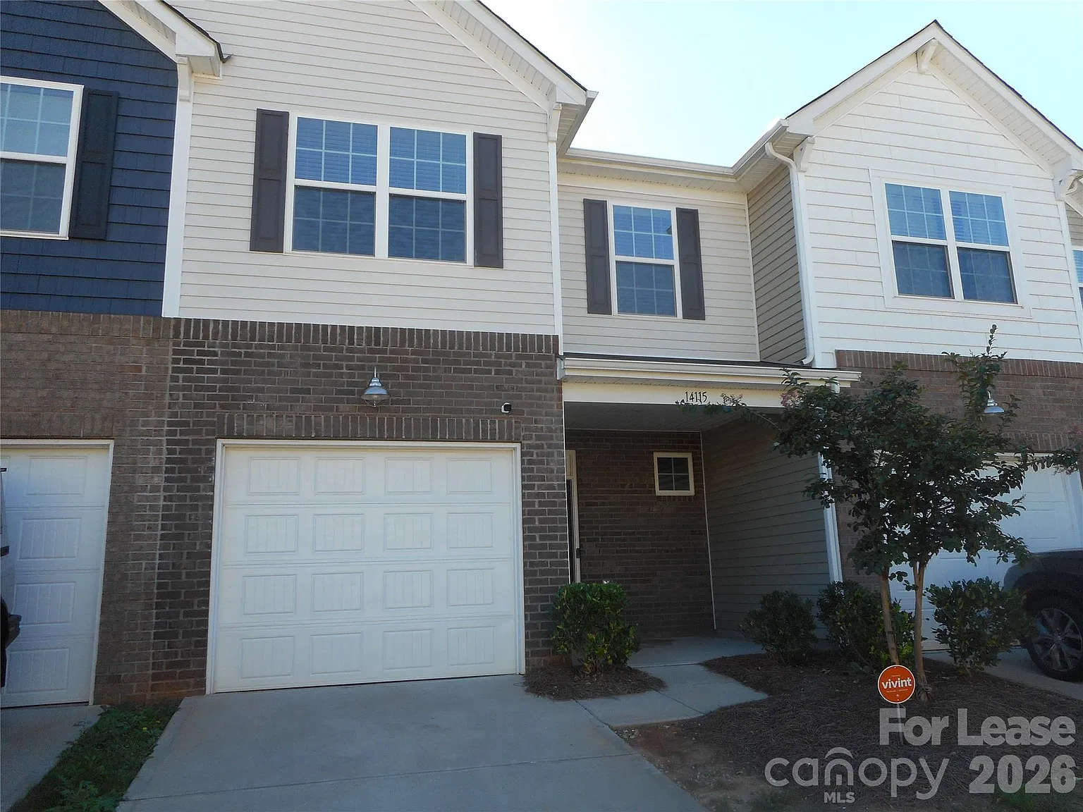 3 bed, 2.5 bath, 1700 sqft, $1,995 — Photo 1