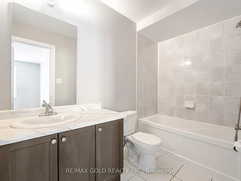 67 Yardley Cres — Photo 38