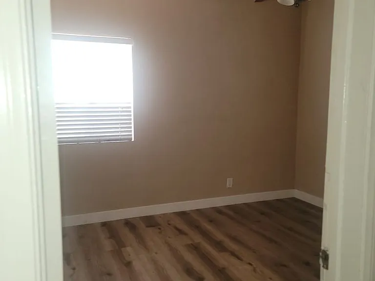 963 N Harvard Blvd — Photo 5