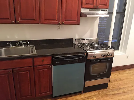 Rented by Skyline Realty LLC II | media 5