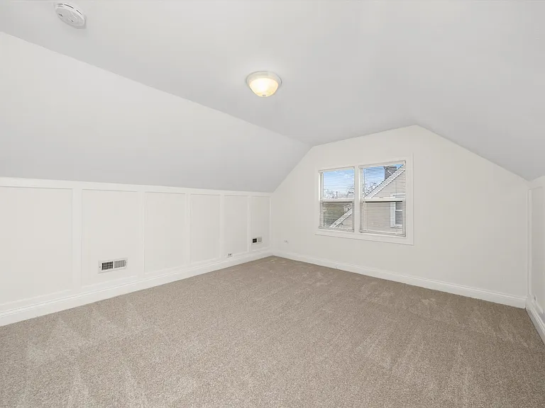 2512 Salem Blvd — Photo 9