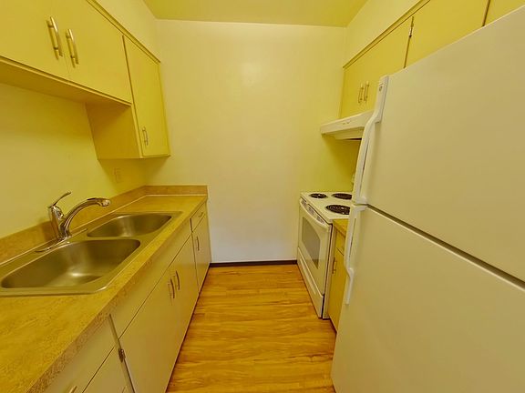 3rd image of 1540 Ferry Aly APT 4