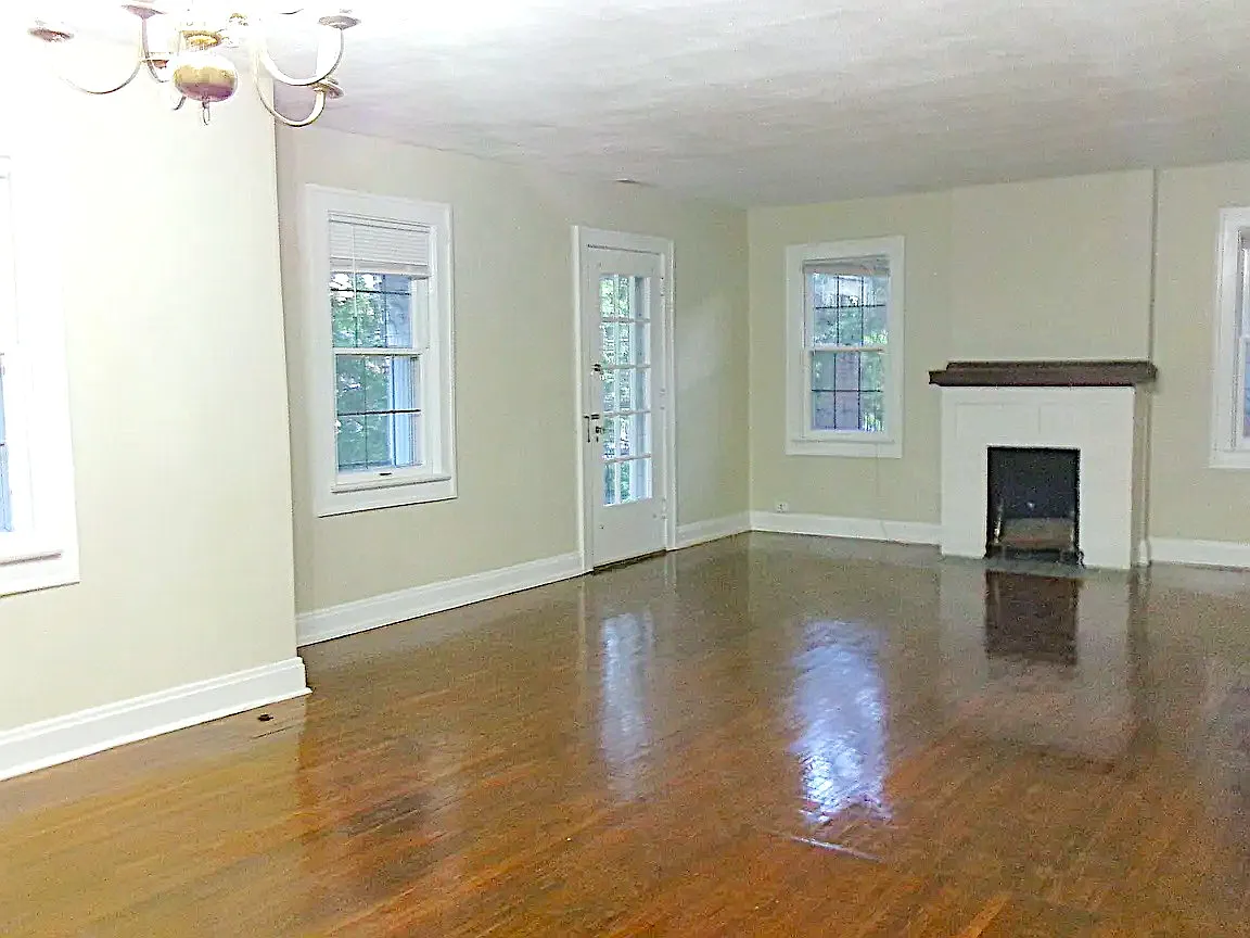 2 bed, 1335 sqft, $1,649 — Photo 2