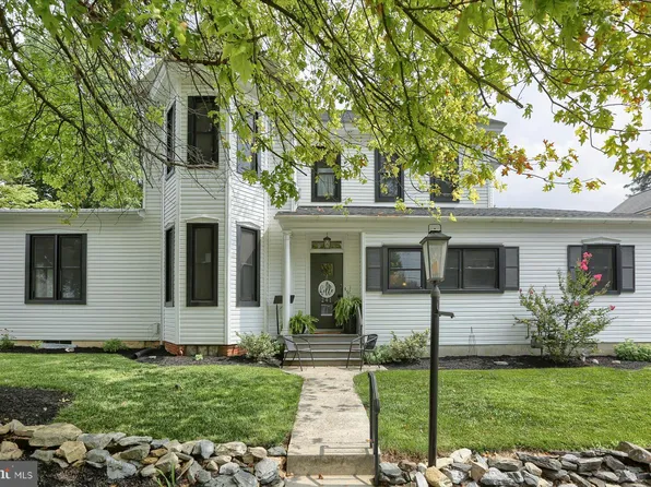 241 E Main St, Landisville, PA 17538