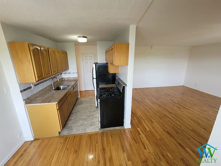 2015 Bruckner Blvd #A6 — Photo 3
