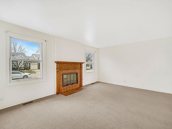 4th image of 957 Foxwood Ct