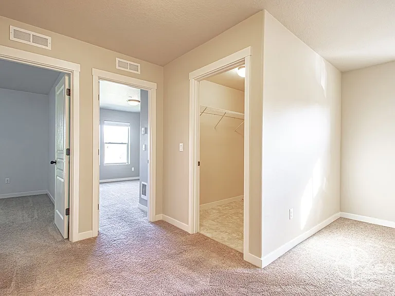 188 N 41st Pl — Photo 16