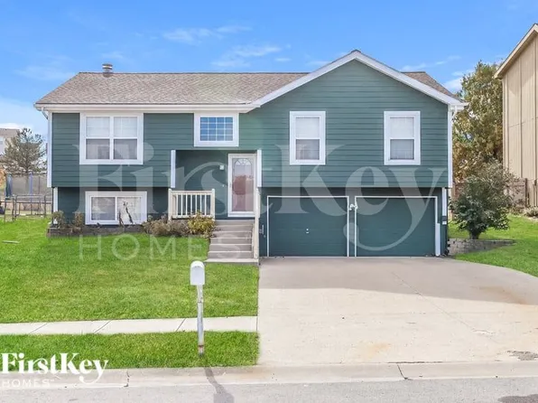 1877 Gates Dr, Platte City, MO 64079