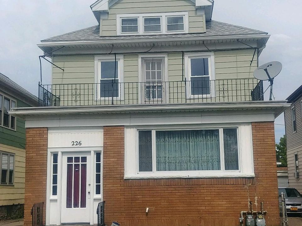 1st image of 226 Tacoma Ave