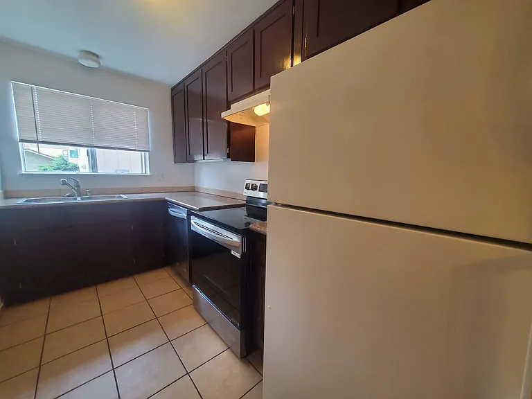 928 Civic Center Dr #3 — Photo 9