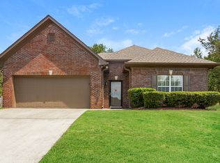 325 Bedford Cir, Calera, AL 35040