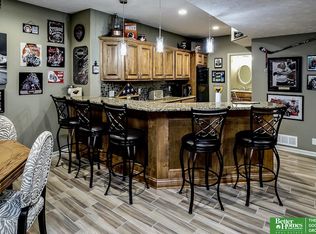 645 Reeves Cir, Papillion, NE 68046