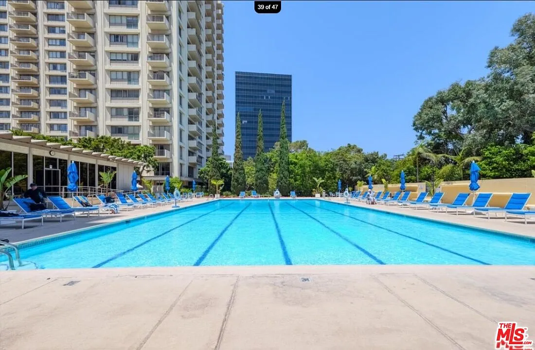 2 bed, 2.0 bath, $7,950 — Photo 4