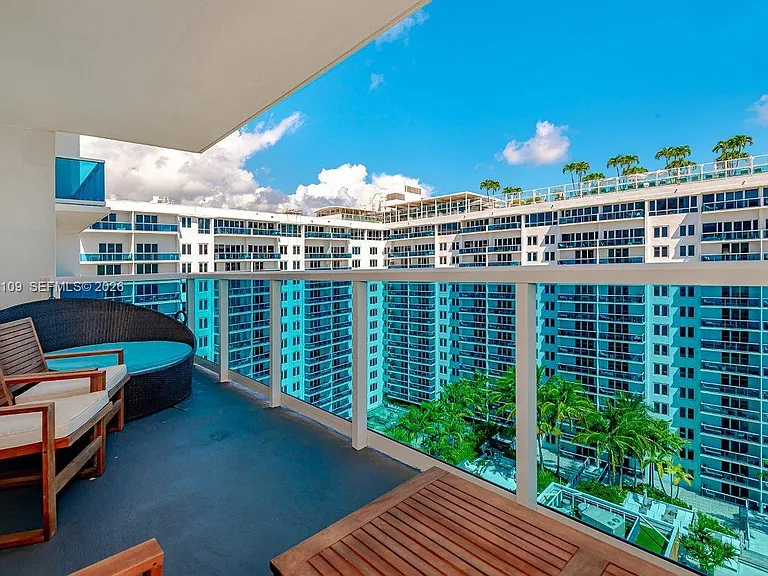 2301 Collins Ave #1515 — Photo 19