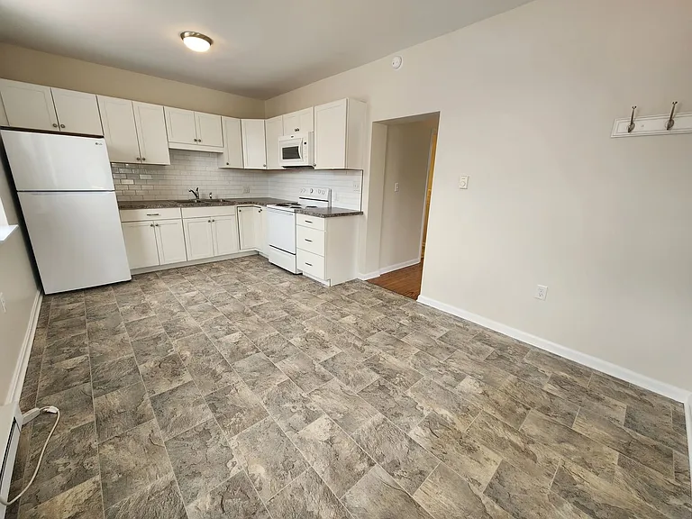 5176-5178 Greenvillage Rd — Photo 4