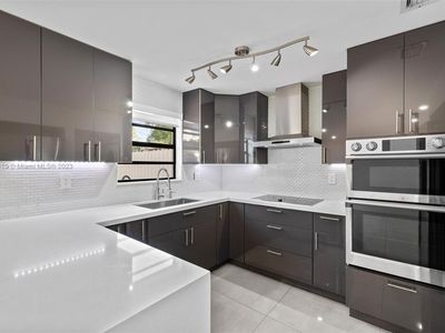 10932 NW 7th St #902, Miami, FL, 33172