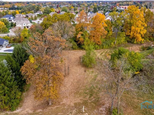 7510 Creek Ridge Dr, Maumee, OH 43537