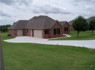1801 Riviera Dr, Tuttle, OK 73089