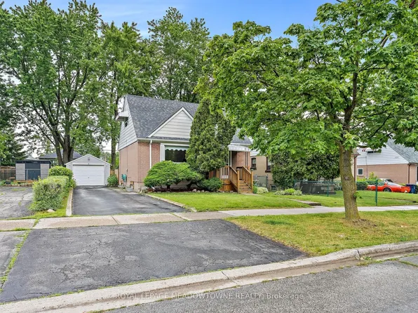 27 Hatfield Cres, Toronto, ON M9W 3R7