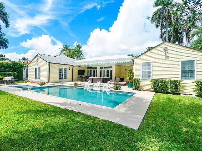 240 Miraflores Dr — Photo 23