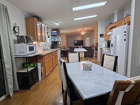 3rd image of 2930 Wild Horse Rd #390