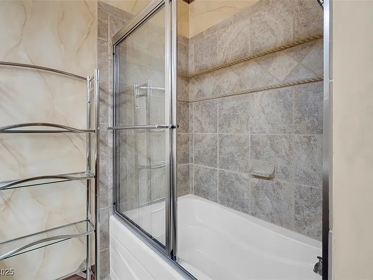 264 Crestview Dr — Photo 67