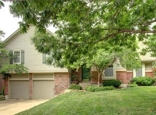 11624 Cody St, Overland Park, KS 66210