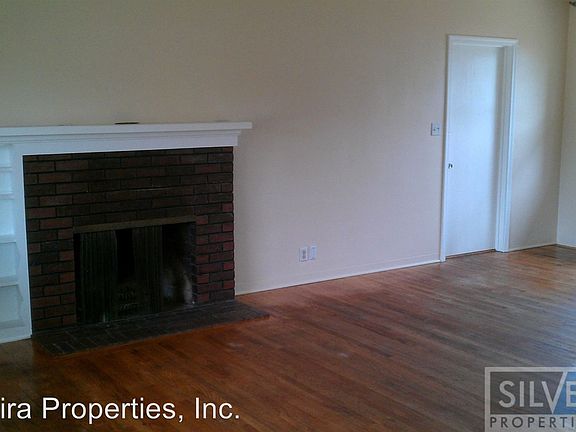 3rd image of 202 Tognazzini Ave