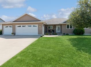 304 6th St SE, State Center, IA 50247