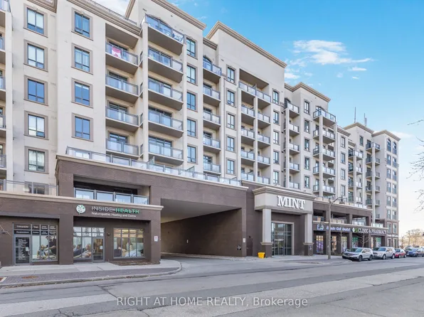 2486 Old Bronte Rd #423, Oakville, ON L6M 0Y4