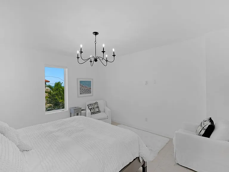 317 E Seaview Cir — Photo 40