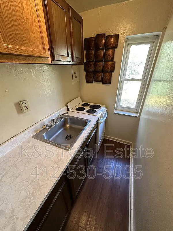 Studio, 1.0 bath, $700 — Photo 4