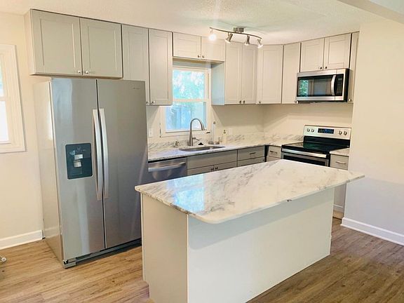 4th image of 350 Lantana Dr